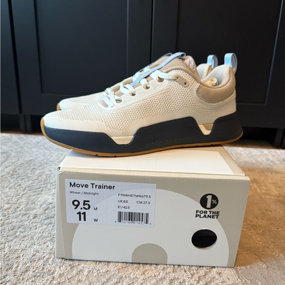 While on Earth - Move Trainer - Men’s 9.5 (NEW) - Picture 1 of 4